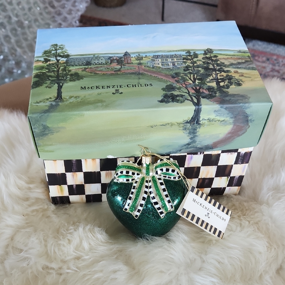 NWT IOB MacKenzie-Childs Sparkle Green Courtly Check Glass Heart Ornament 💚🎄🎁